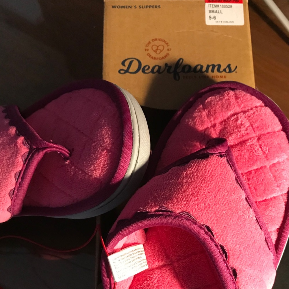Dearfoams Thong Slippers-NEW IN BOX- Small